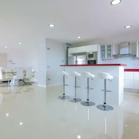 Luxury Paraiso