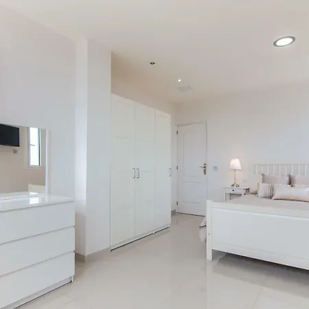 Luxury Paraiso